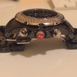 Pure black looks very temperamental